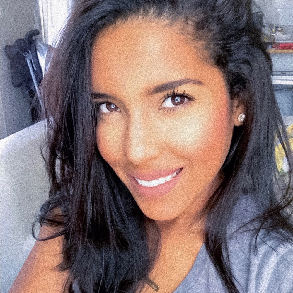 Meet your Posher, Leslie